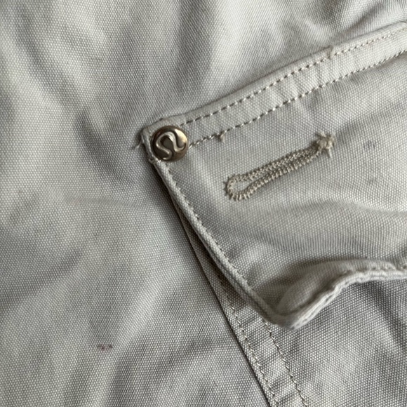 Lululemon MEN’s Cargo shorts size 38 - Picture 3 of 15